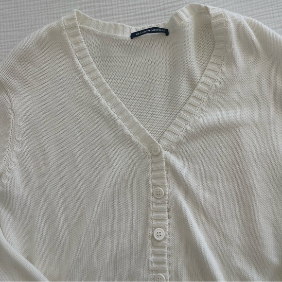Brandy Melville rare white cardigan - Picture 2 of 4